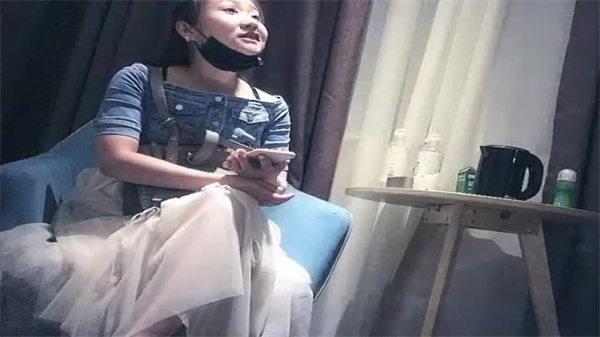 【高价偷拍】巨乳美艳御姐约炮实录！苗条身材狂野啪啪，大屌魔人疯狂输出！